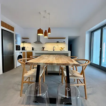 Faragas Hill Harmony Villa *